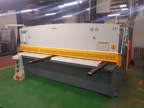 3.2m hydraulic guillotine installed in Yorkshire.