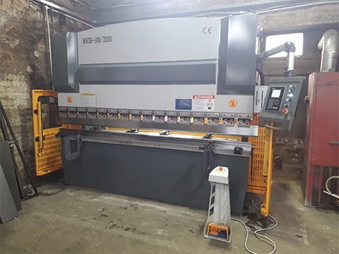 19. 100t 3.2m press brake